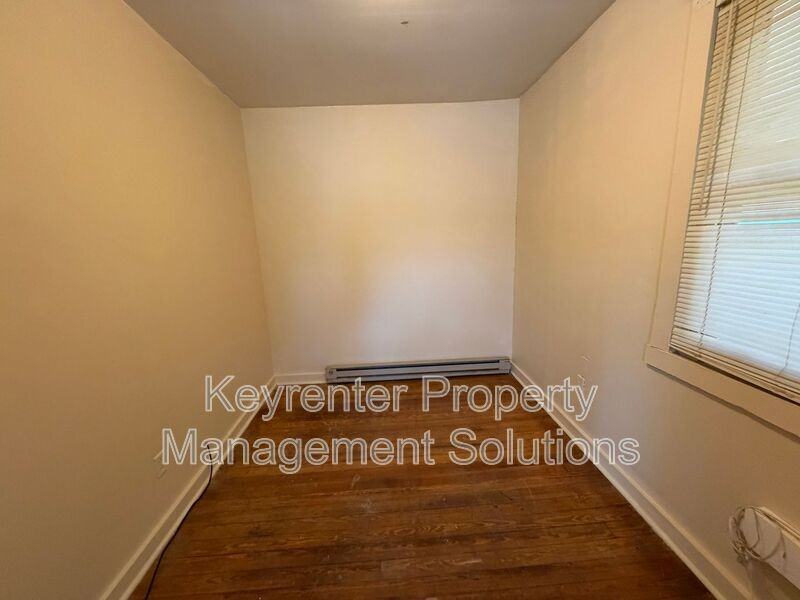 330 Montgomery Ave - Photo 7 of 25