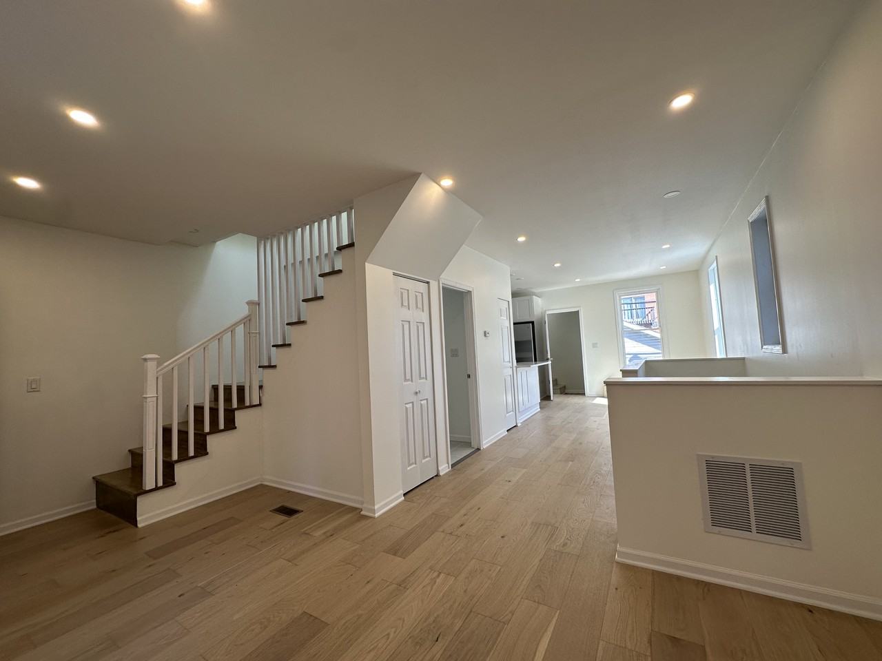 2037 N Damen Ave #CH - Photo 4 of 13