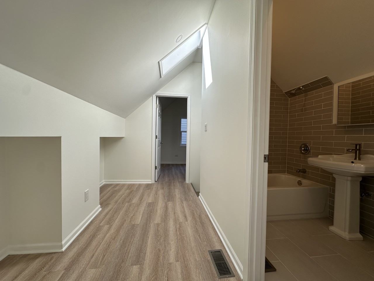 2037 N Damen Ave #CH - Photo 7 of 13