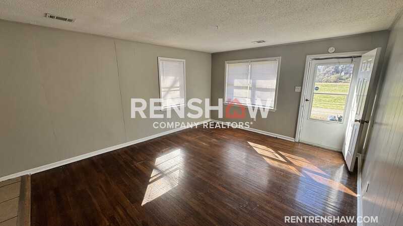 321 Navy Dr - Photo 2 of 15