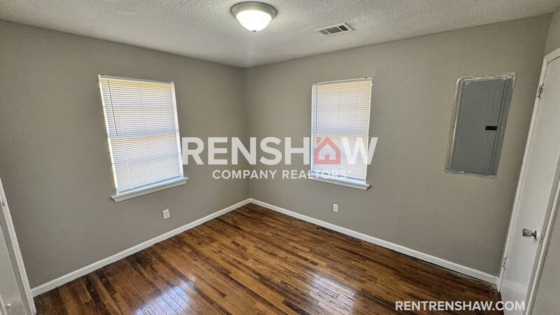 321 Navy Dr - Photo 7 of 15