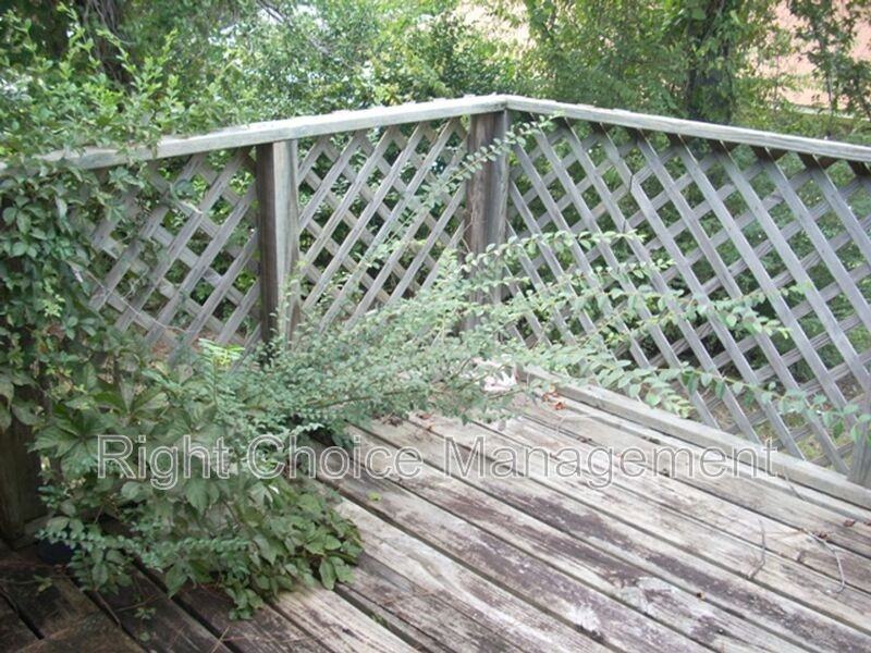 9 Montclair Ct #B - Photo 3 of 6