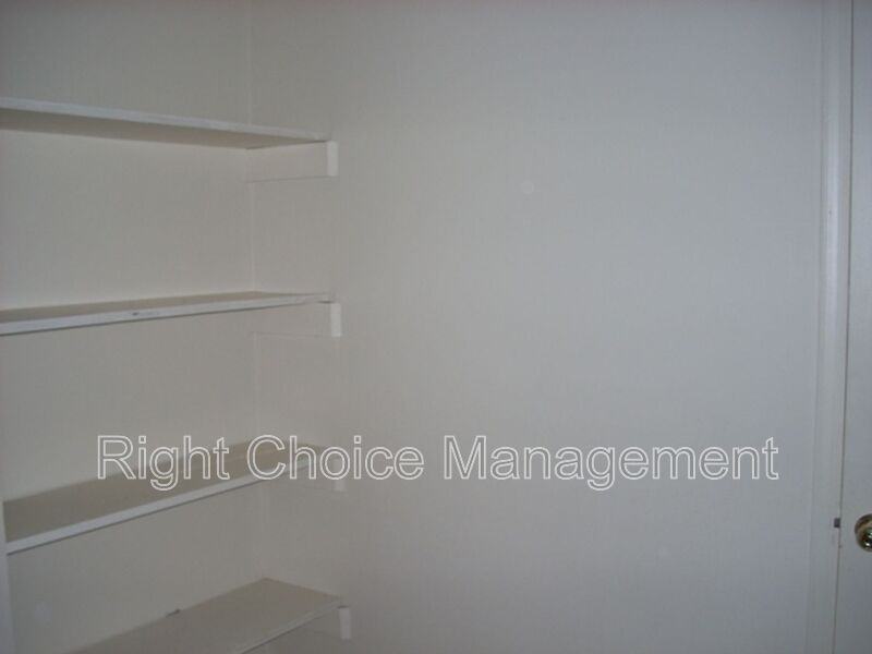 9 Montclair Ct #B - Photo 6 of 6