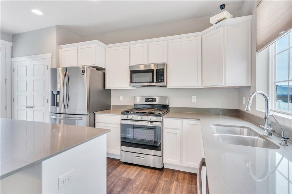 5749 N Osprey Dr - Photo 2 of 17