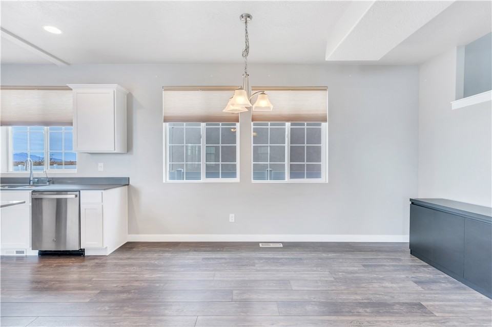 5749 N Osprey Dr - Photo 4 of 17