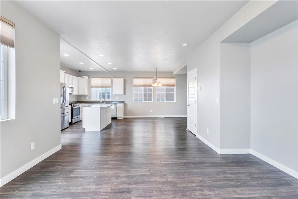 5749 N Osprey Dr - Photo 5 of 17