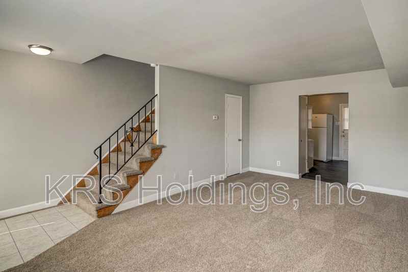 5226 Goolsby Ct - Photo 3 of 5