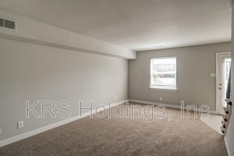 5226 Goolsby Ct - Photo 5 of 5