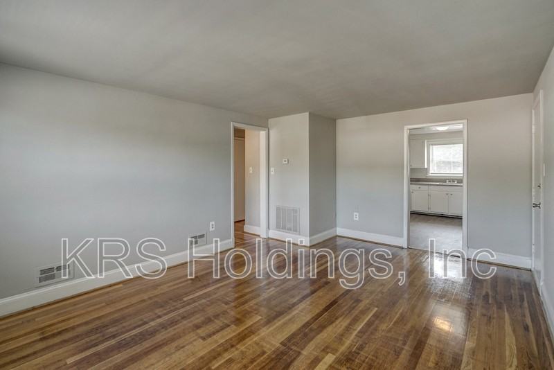 5427 Remuda Dr - Photo 2 of 8