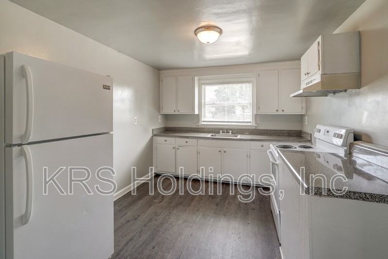 5427 Remuda Dr - Photo 5 of 8