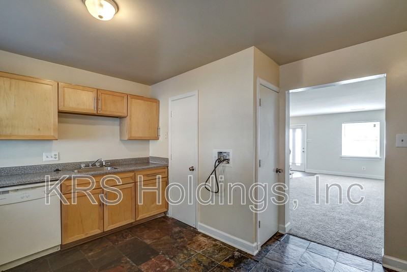 2792 Goolsby Ave - Photo 6 of 13