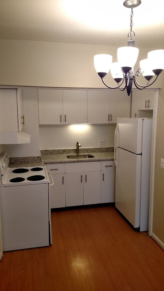 417 6th St #A - Photo 5 of 14