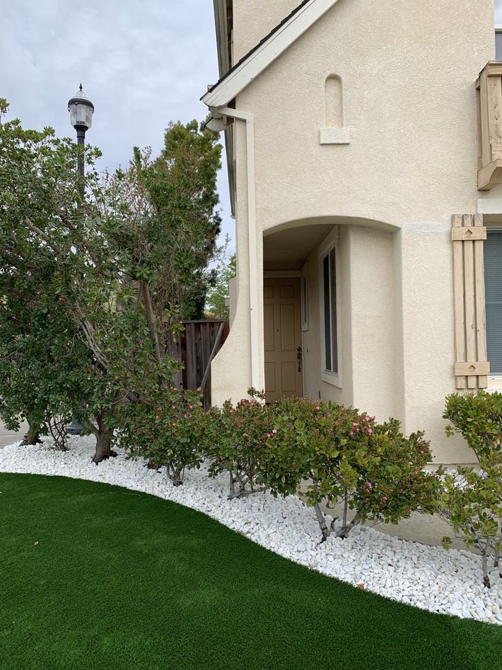 2201 S Donovan Way #NA - Photo 4 of 8