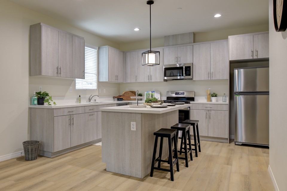 3741 Jefferson St #10 - Photo 3 of 5