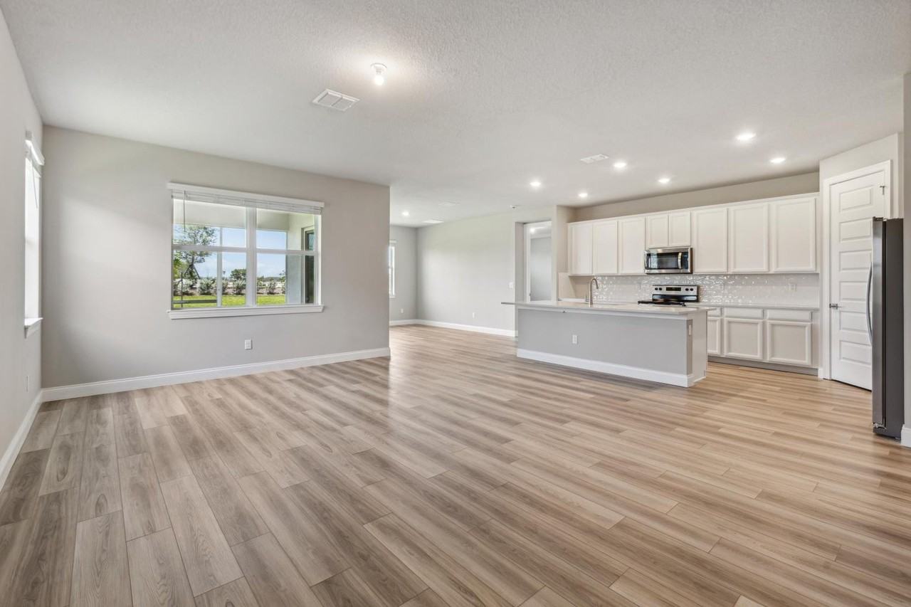 6632 Nw Cloverdale Ave #NA - Photo 6 of 15