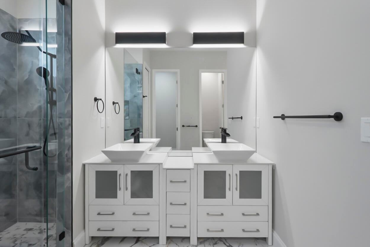 850 Sw Abingdon Ave #NA - Photo 4 of 15