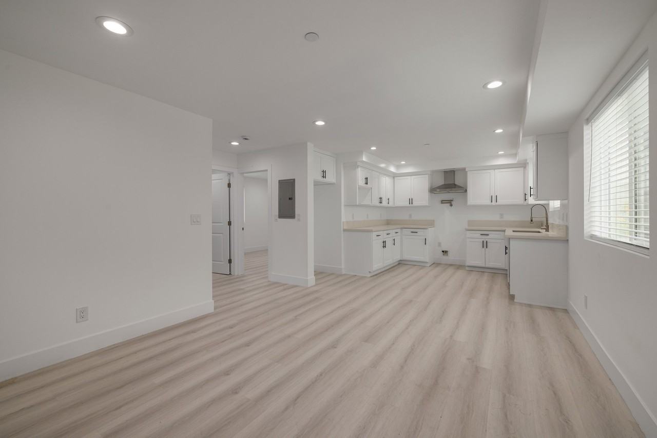 637 N Kingsley Dr #1-2 - Photo 4 of 12