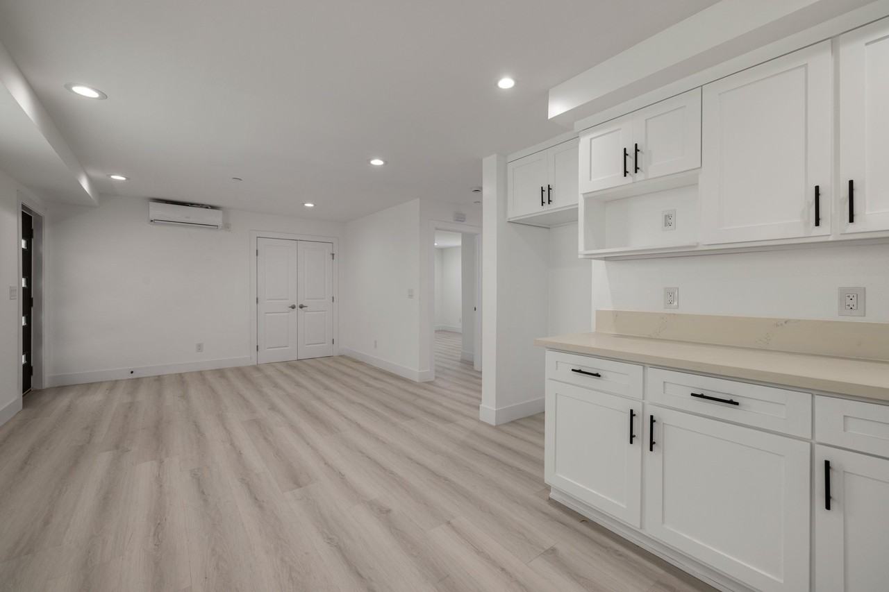 637 N Kingsley Dr #1-2 - Photo 6 of 12