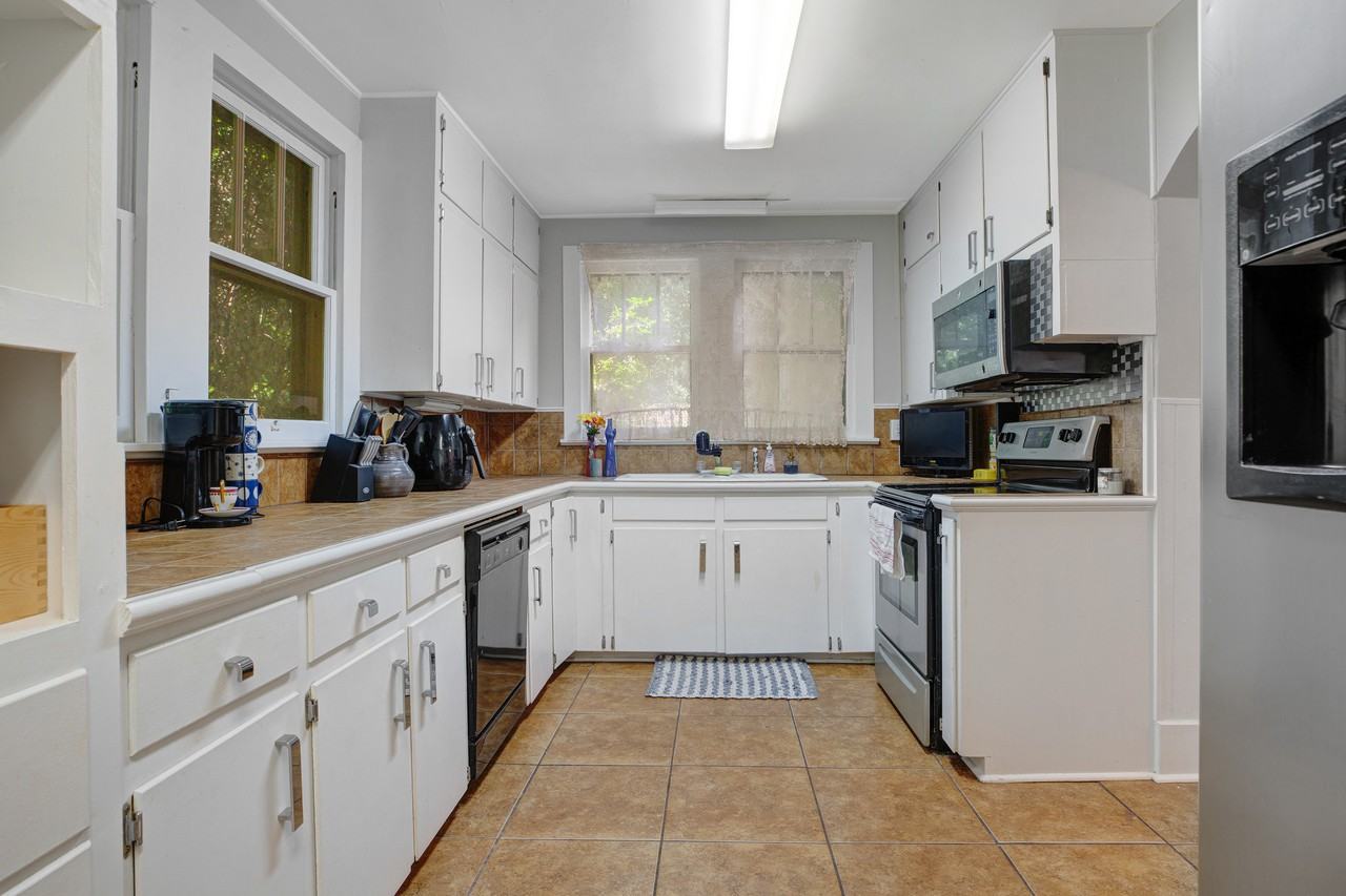 427 N Sterling St #NA - Photo 6 of 16