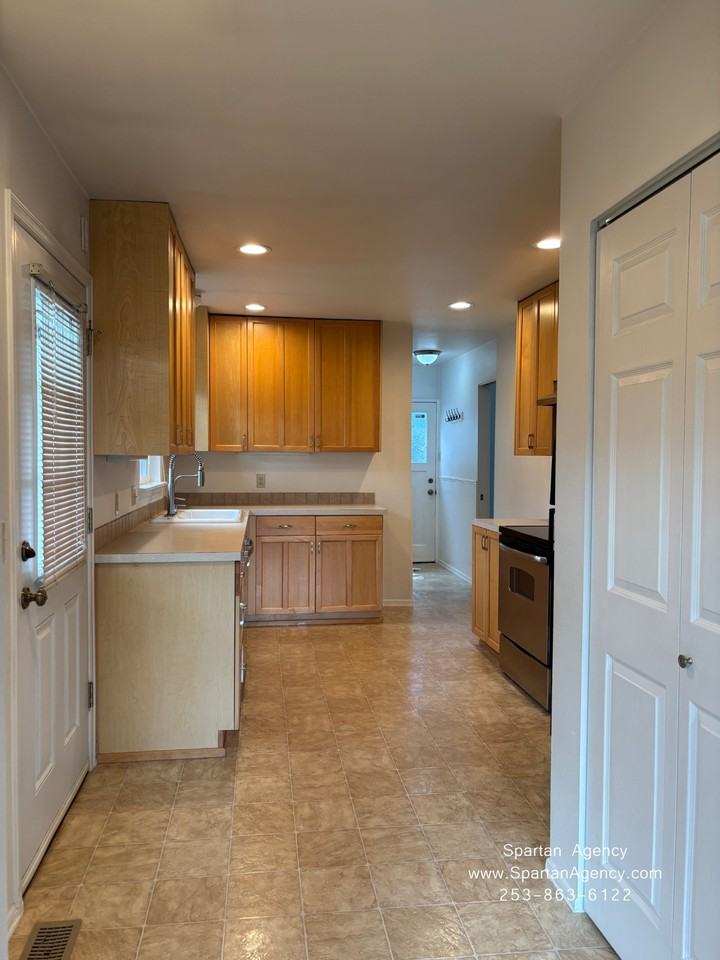 1405 4th Ave Nw #NA - Photo 3 of 20