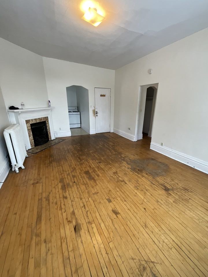 601 N 47th Ave E #6 - Photo 3 of 8