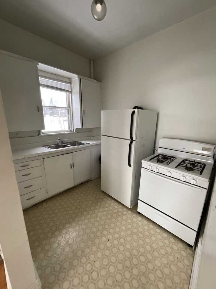 601 N 47th Ave E #6 - Photo 4 of 8