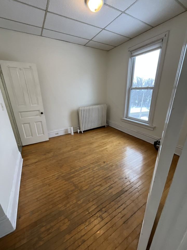 601 N 47th Ave E #6 - Photo 7 of 8