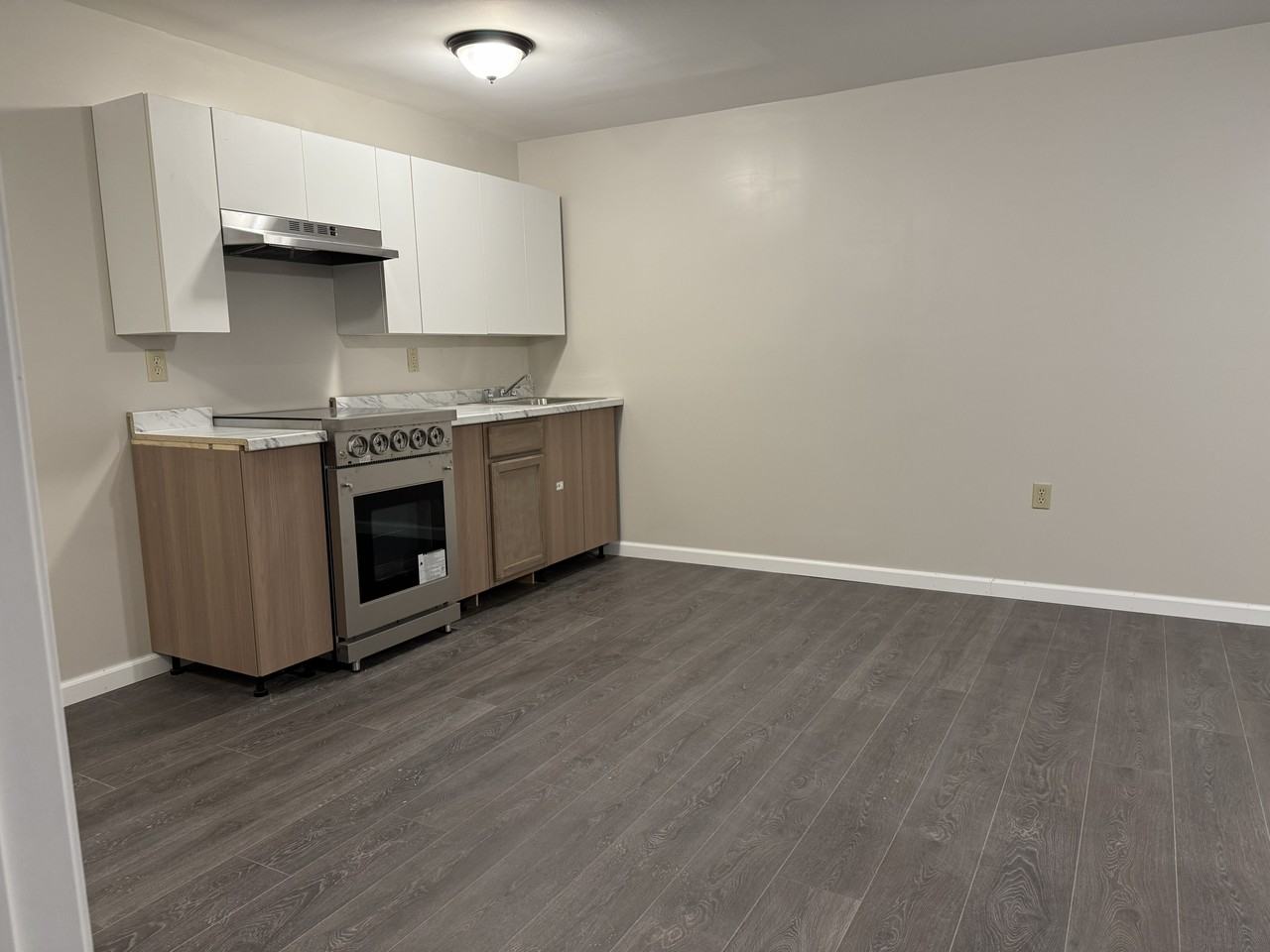 355 S Main St #B8 - Photo 2 of 17