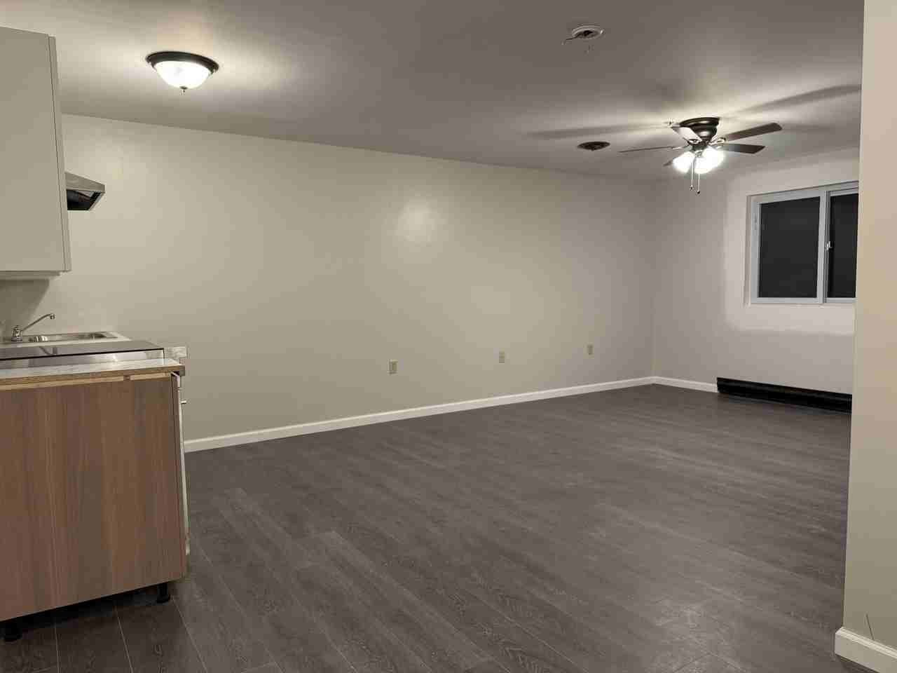 355 S Main St #B8 - Photo 6 of 17