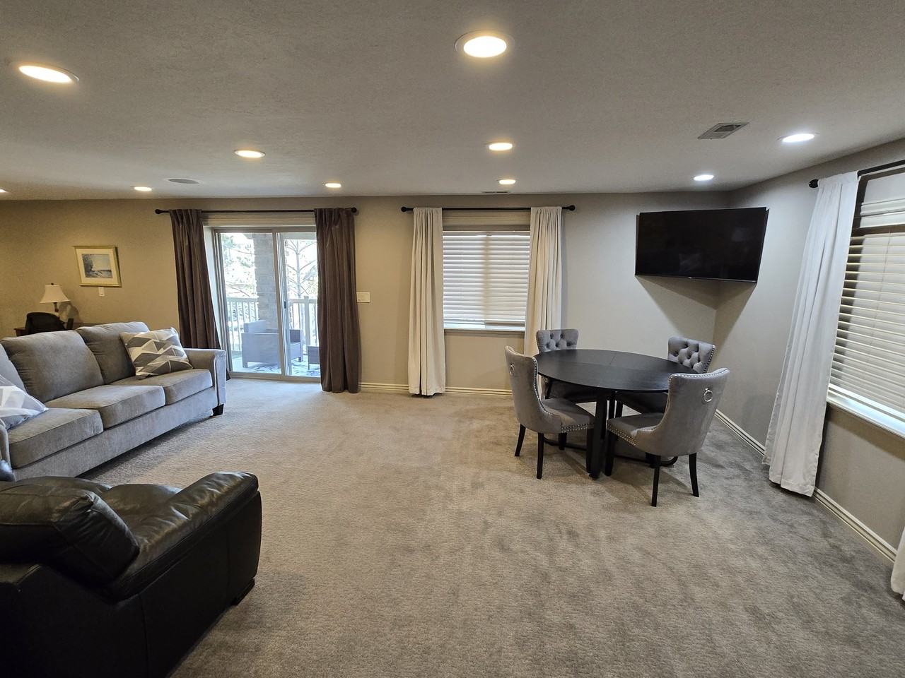 299 E Nechatel Dr - Photo 4 of 12