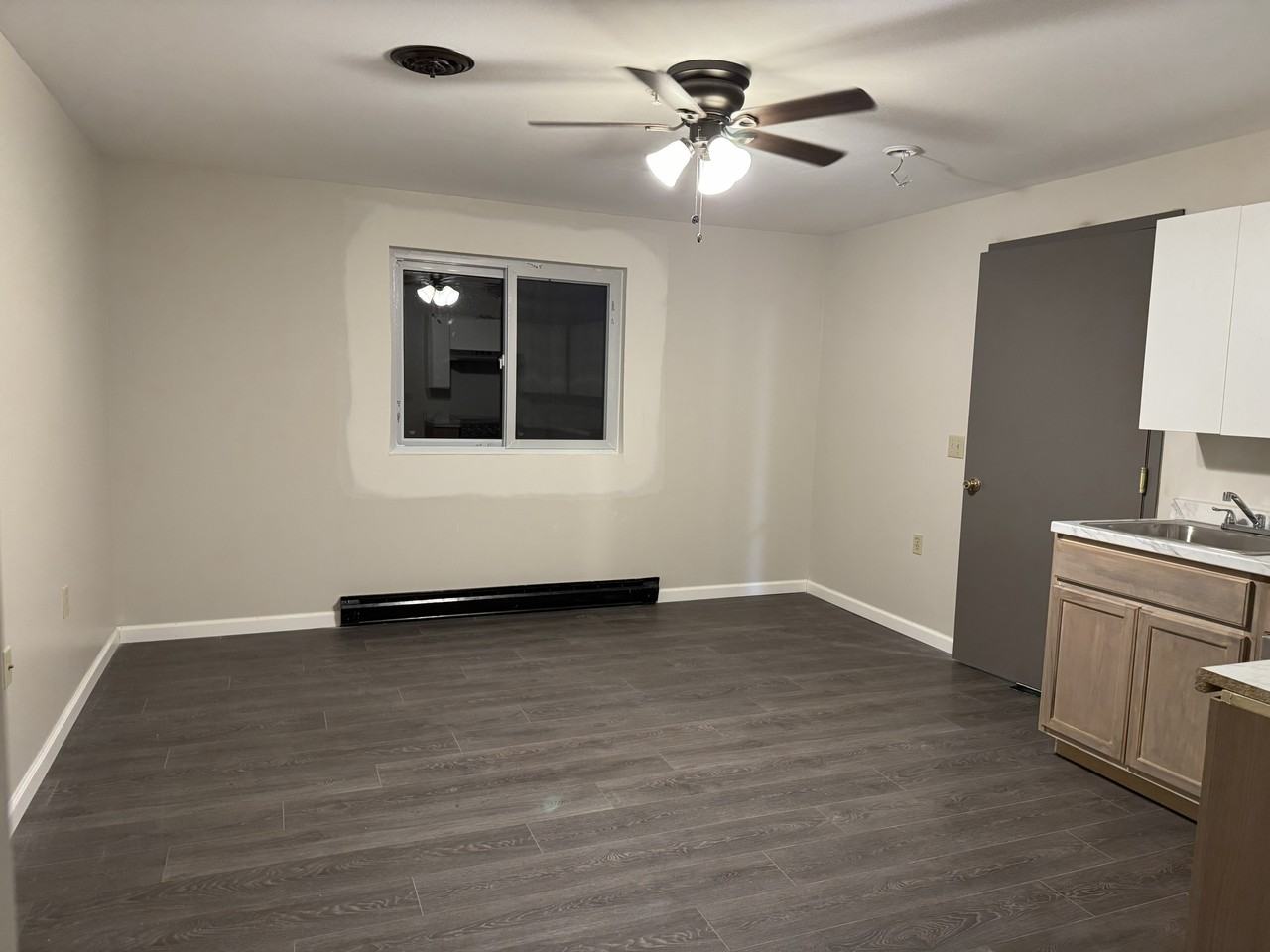 355 S Main St #B3 - Photo 5 of 9