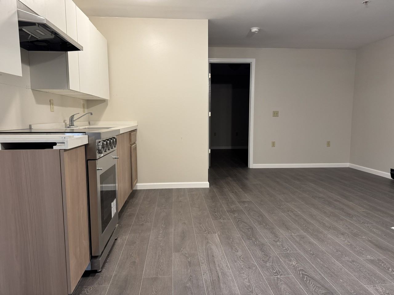 355 S Main St #B2 - Photo 3 of 9