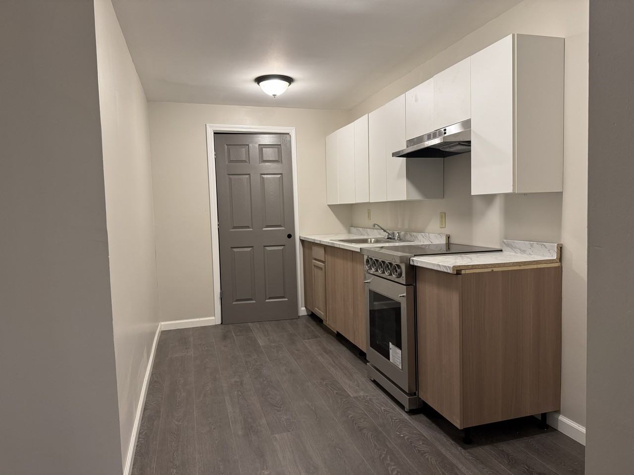 355 S Main St #B4 - Photo 2 of 11
