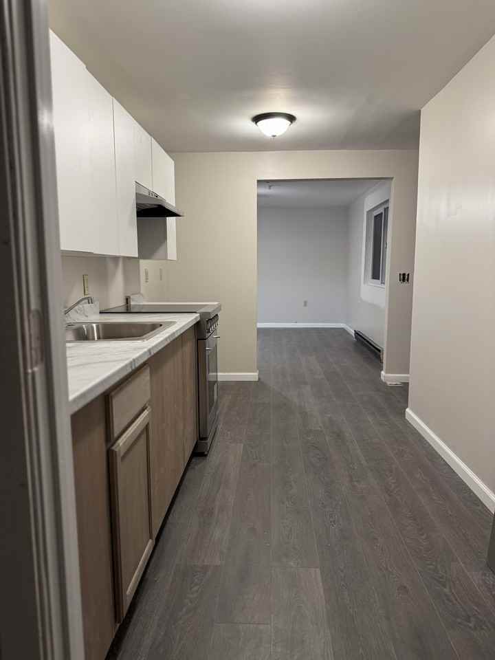 355 S Main St #B4 - Photo 4 of 11