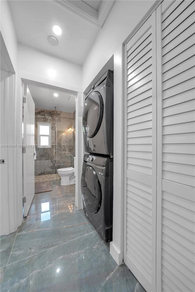 11223 Ne 9th Ct #11223 - Photo 7 of 15