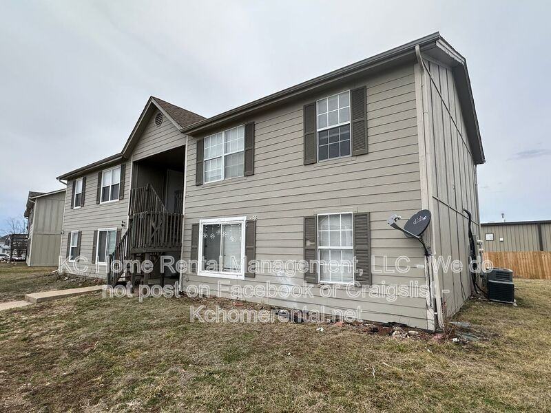 838 Saddlewood St #D - Photo 2 of 24