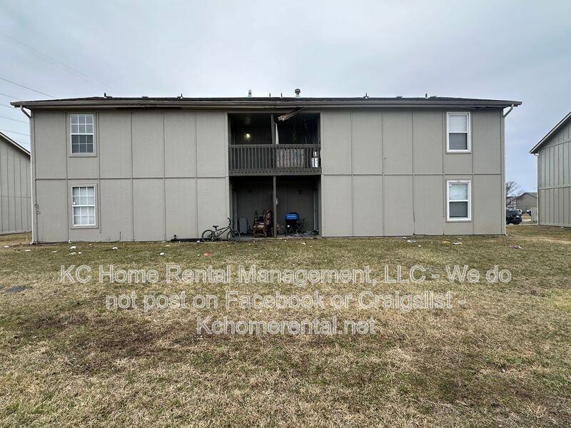 838 Saddlewood St #D - Photo 3 of 24