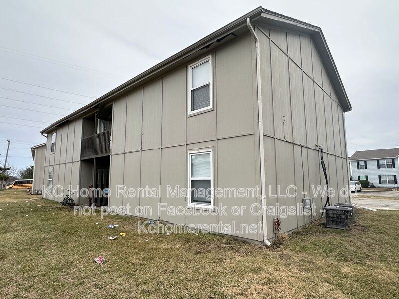 838 Saddlewood St #D - Photo 4 of 24