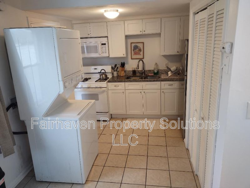 1859 Williams Ave - Photo 5 of 8