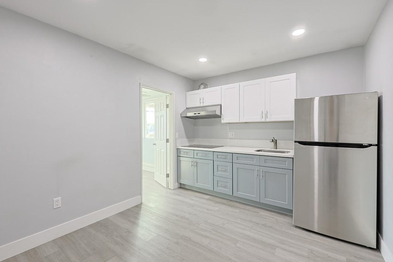 3772 Clavelita St - Photo 4 of 10