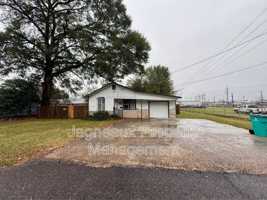 featured image of 227 E Peach Ave