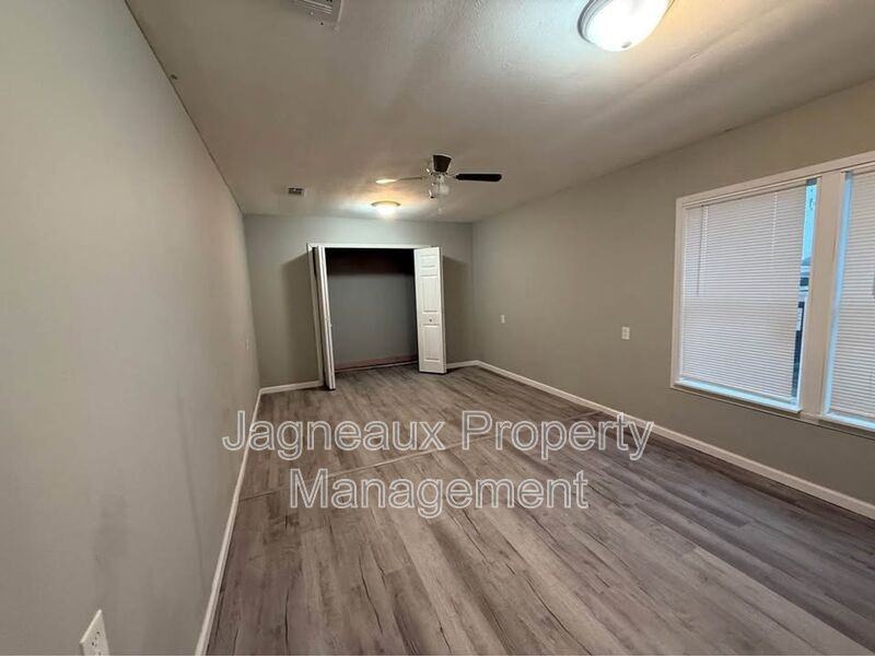 227 E Peach Ave - Photo 4 of 12
