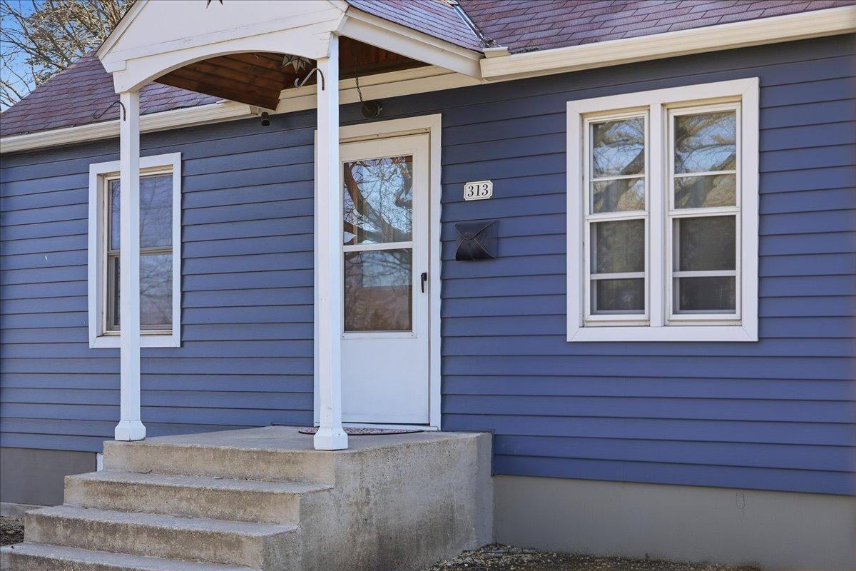 313 S Midvale Blvd - Photo 4 of 11