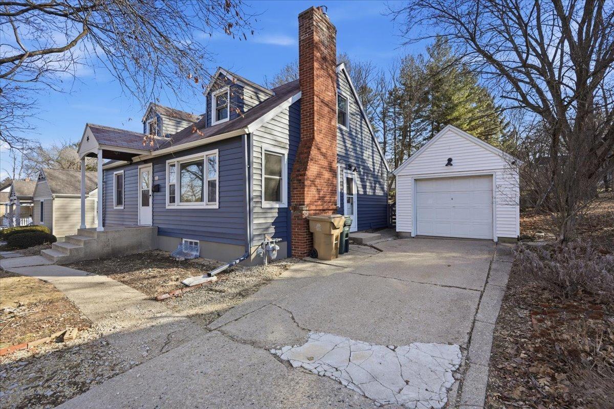 313 S Midvale Blvd - Photo 5 of 11