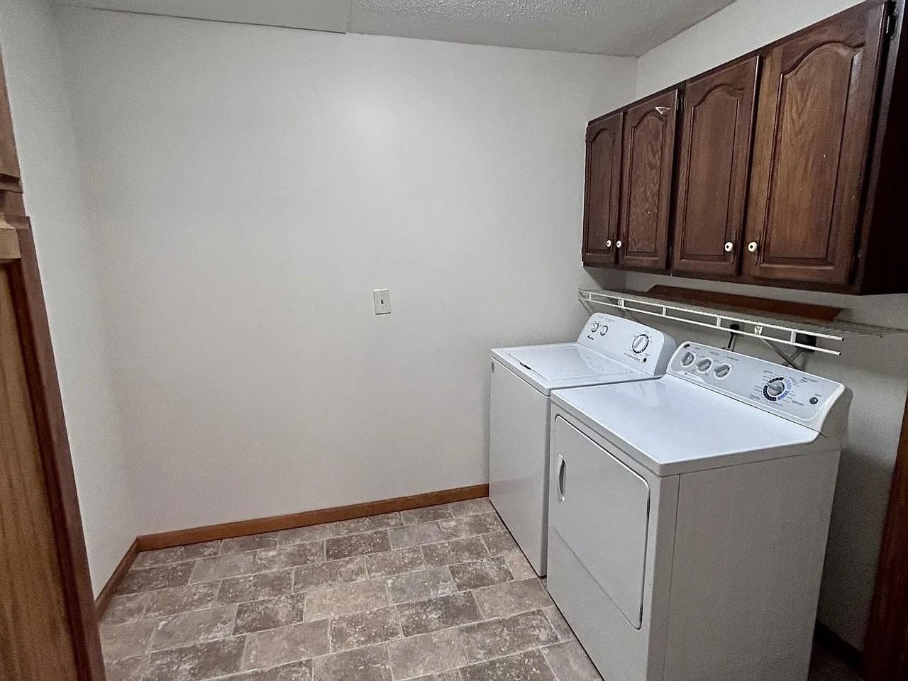 235 N Michigan Street - Photo 5 of 10