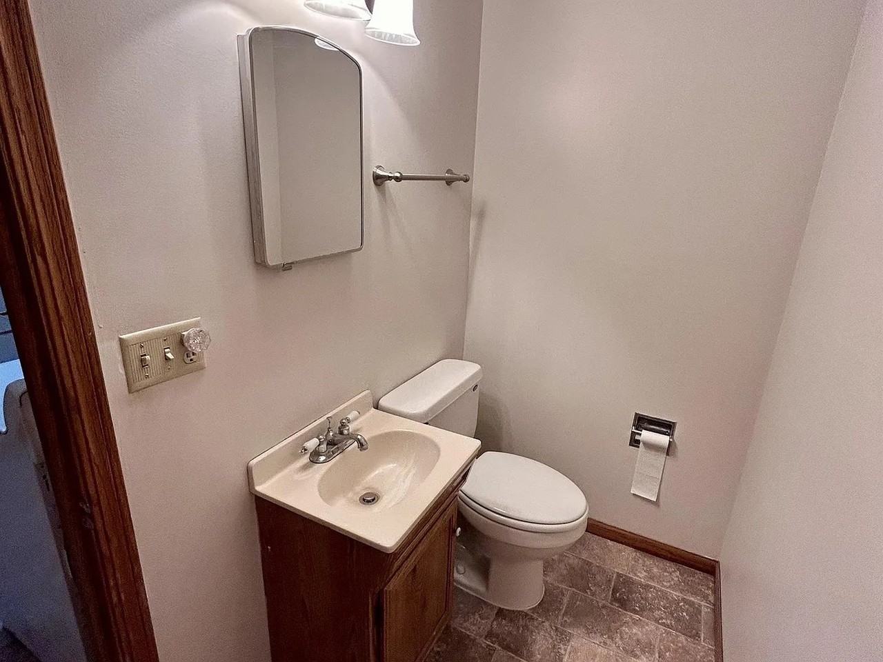 235 N Michigan Street - Photo 6 of 10