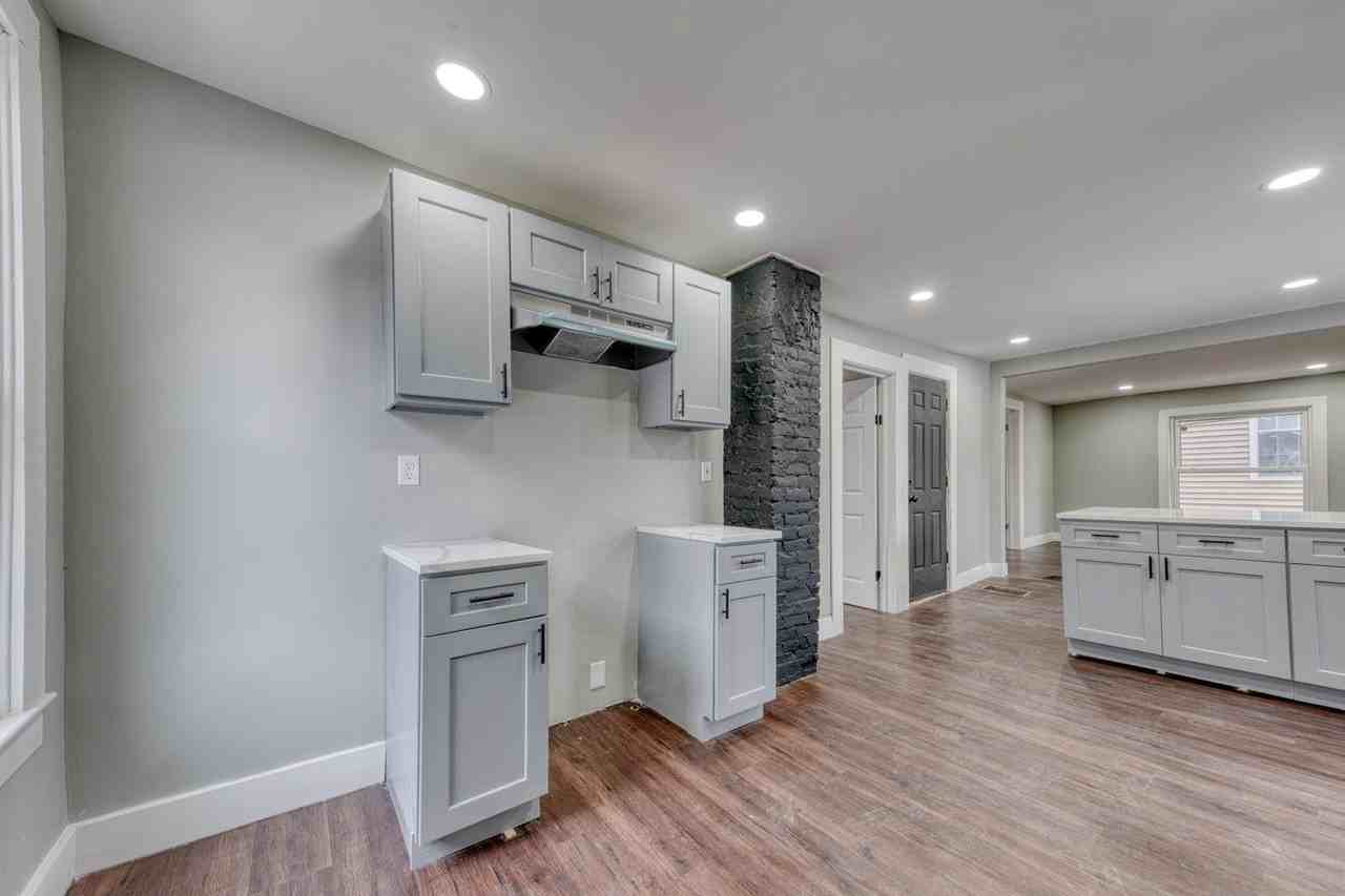 68 Lewis Ave - Photo 7 of 10