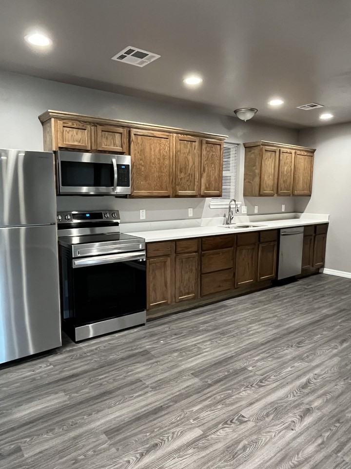 211 S Ash St #1 - Photo 3 of 8