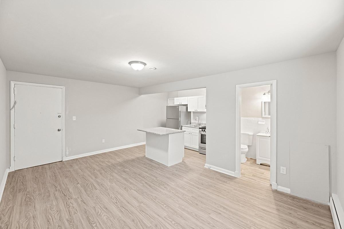 Laurel 24 Apartments - Photo 4 of 22