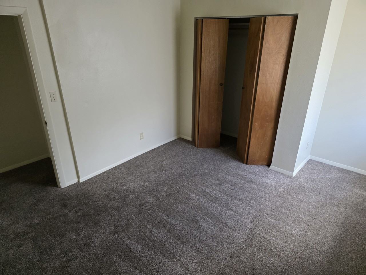 1512 E 2nd St #A - Photo 4 of 6